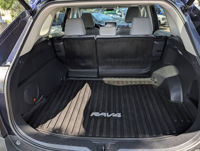 Used 2021 Toyota RAV4 XLE Premium AWD/4WD image 29