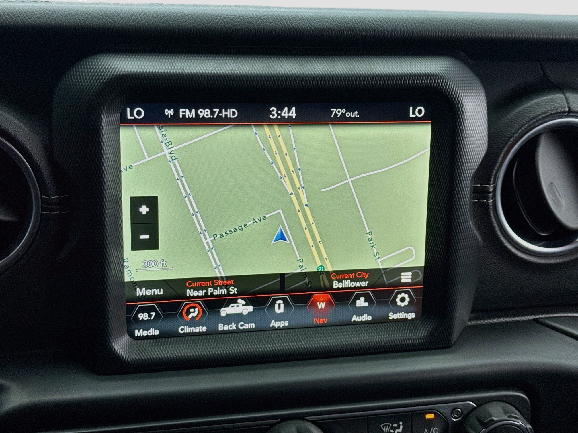Used 2020 Jeep Gladiator Overland AWD/4WD image 9