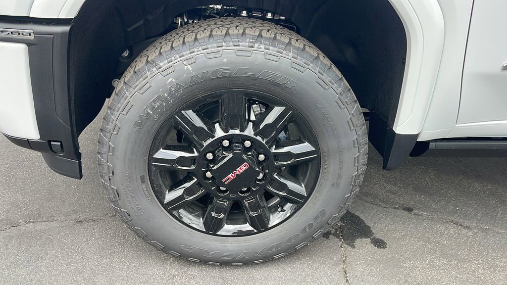 New 2026 GMC Sierra 2500 AT4 w/ AT4 Premium Plus Package image 9