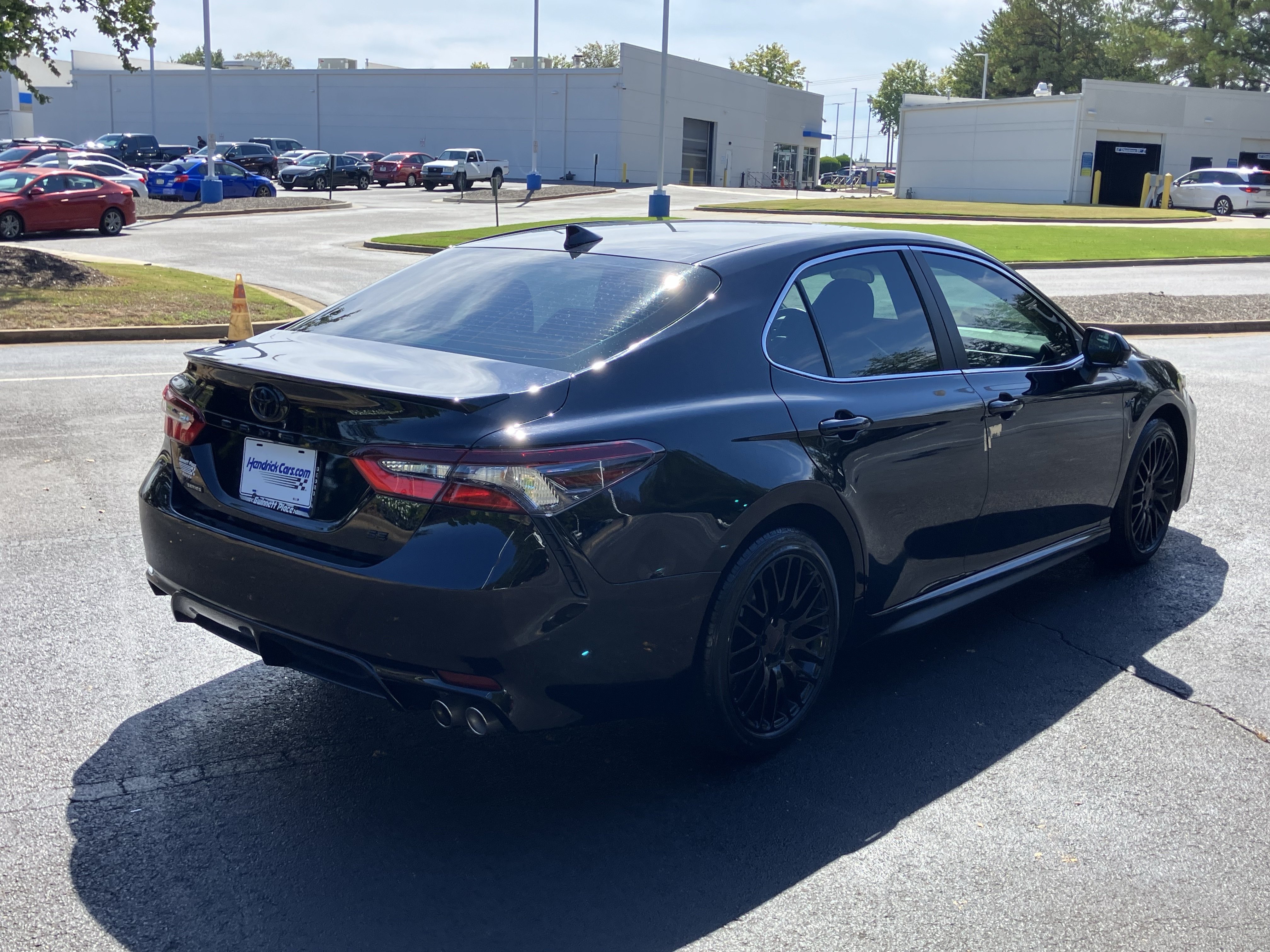 Used 2022 Toyota Camry SE FWD image 10