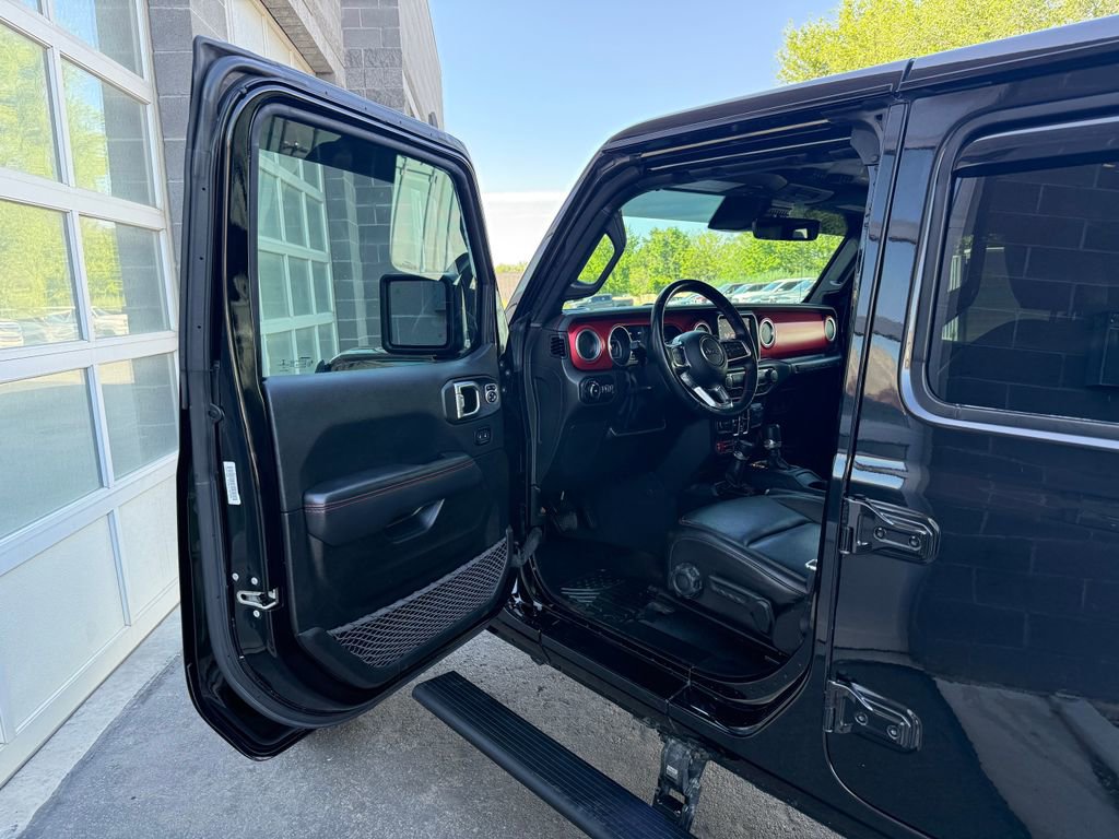 Used 2022 Jeep Wrangler Unlimited Rubicon w/ LED Lighting Group AWD/4WD image 19