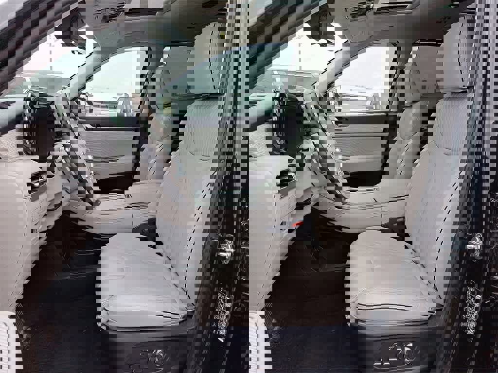 Used 2023 Hyundai Palisade Calligraphy image 13