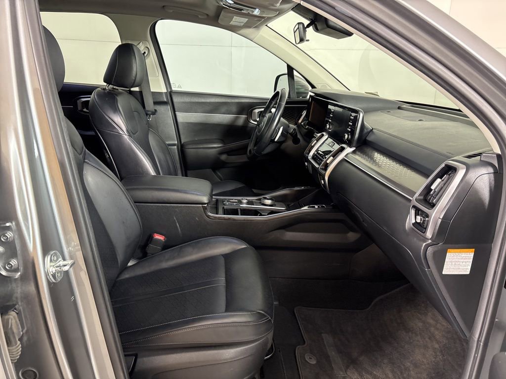 Used 2021 Kia Sorento EX image 17