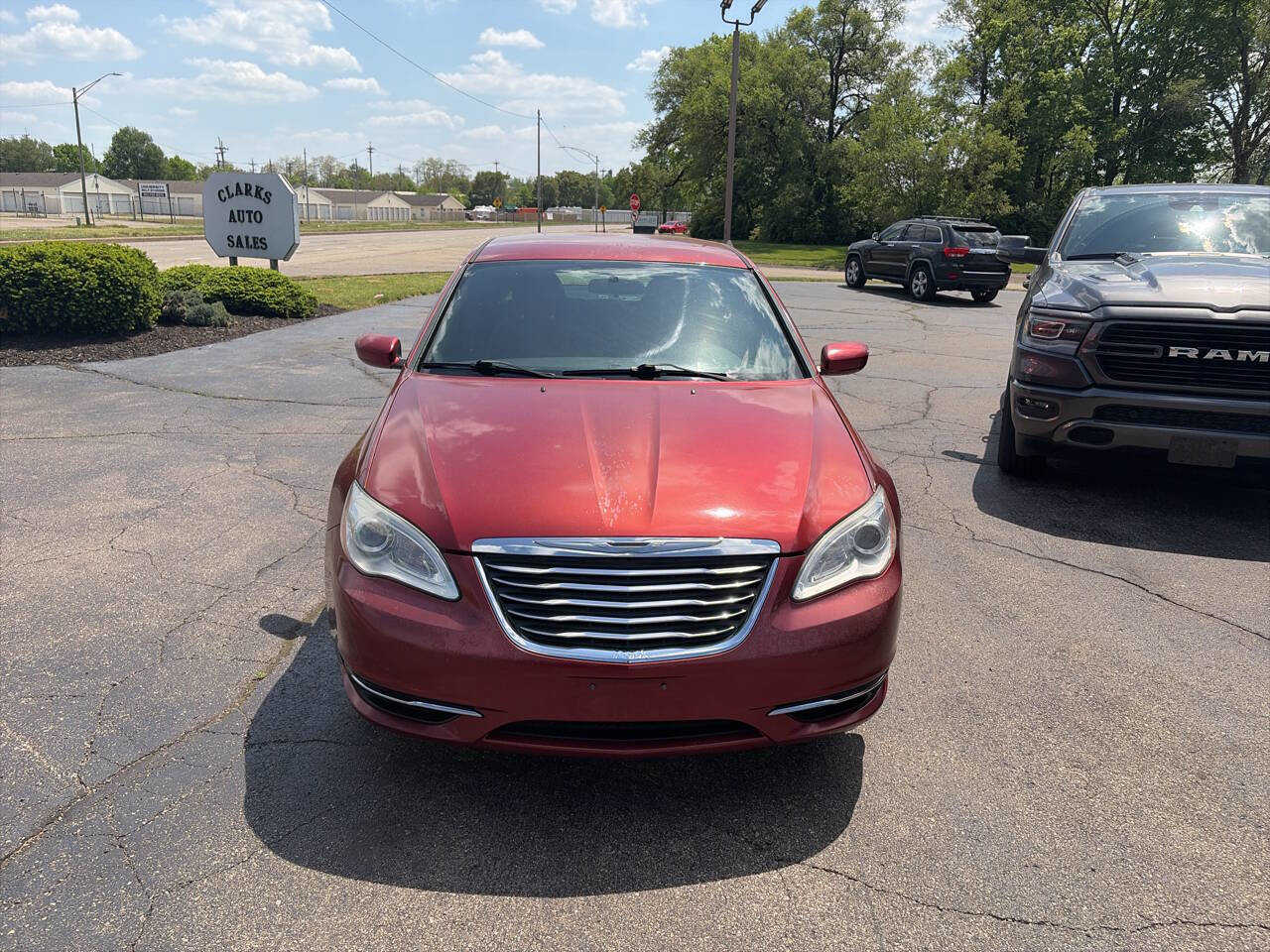 Used 2013 Chrysler 200 Touring FWD image 6