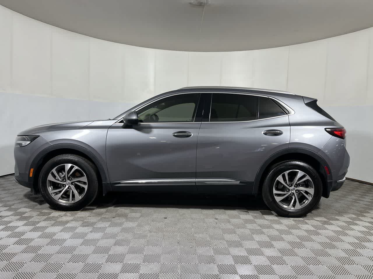 Used 2022 Buick Envision Essence w/ Safety Package FWD image 5