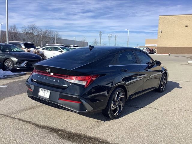 Certified 2025 Hyundai Elantra Limited image 6