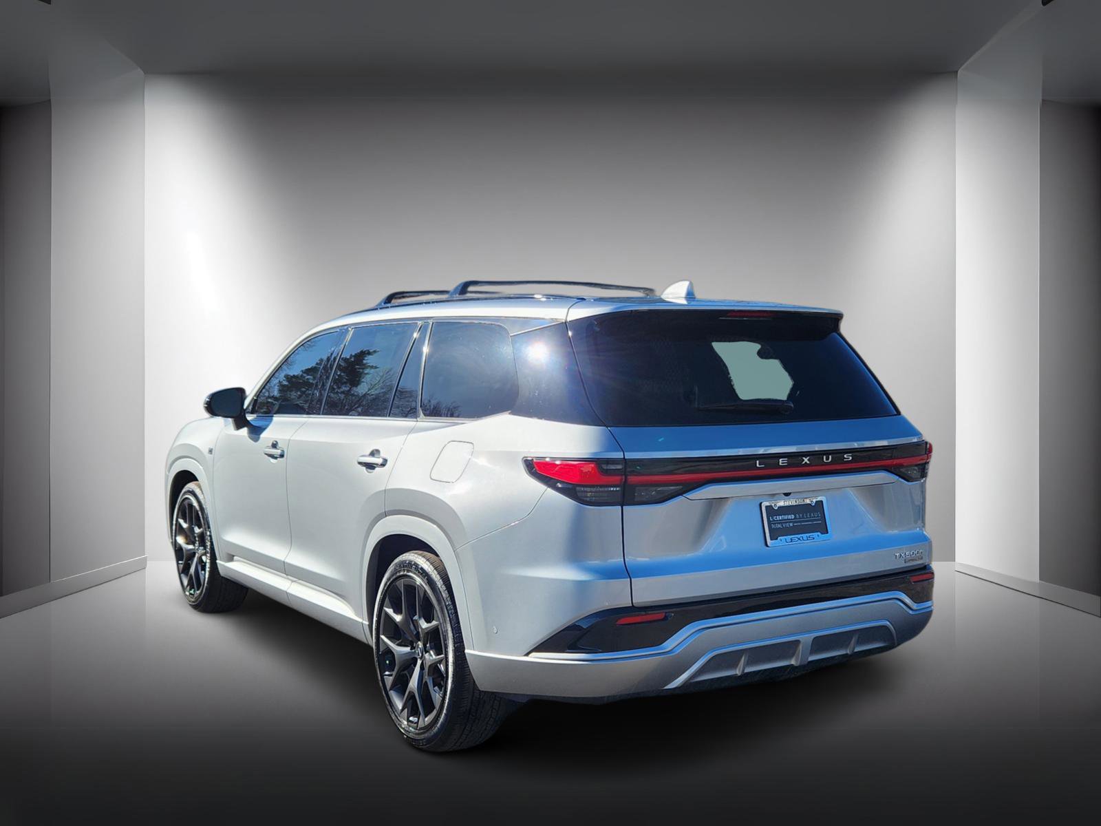 Used 2025 Lexus TX 500h AWD w/ Technology Package image 3