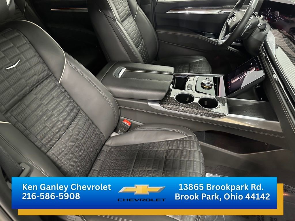 Used 2025 Cadillac Escalade V AWD/4WD image 25
