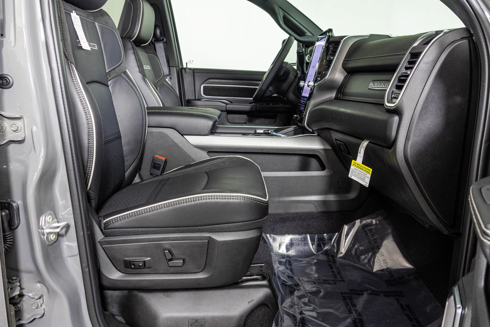 New 2026 RAM 2500 Laramie AWD/4WD image 47