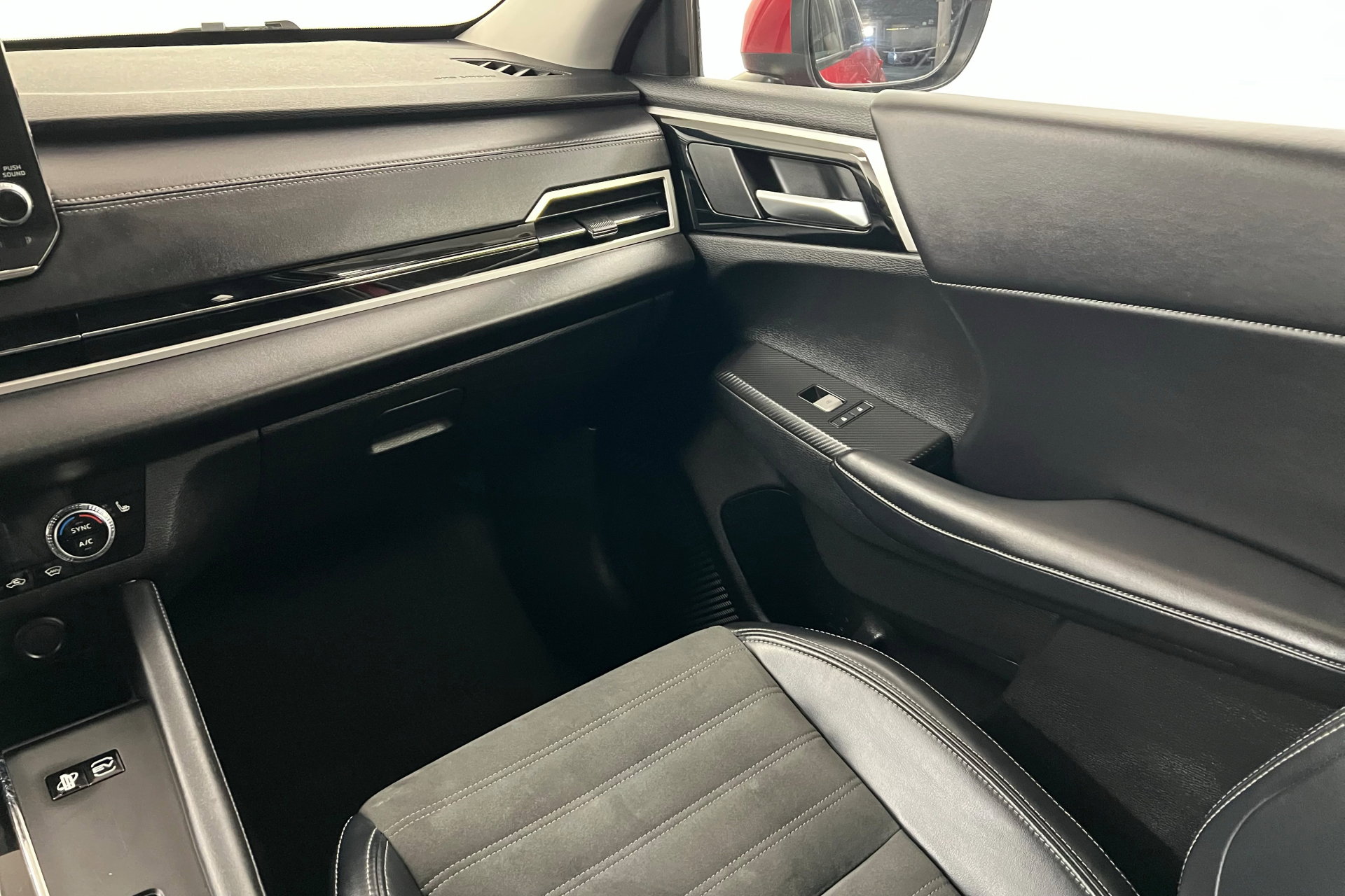 Used 2023 Mitsubishi Outlander SE image 10