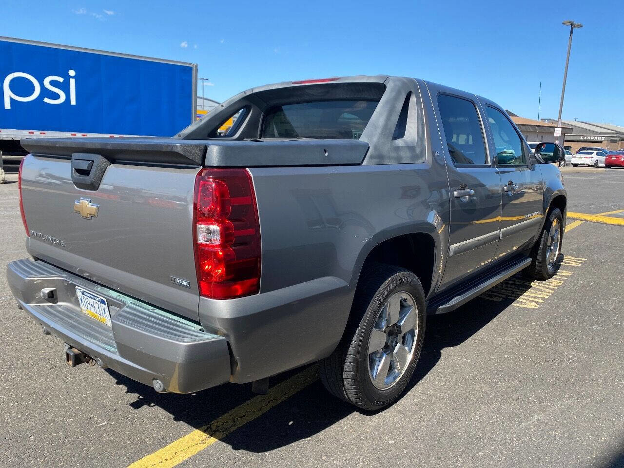 Used 2008 Chevrolet Avalanche LT w/ LT Preferred Equipment Group image 4