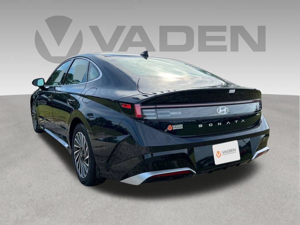 New 2025 Hyundai Sonata SEL FWD image 3