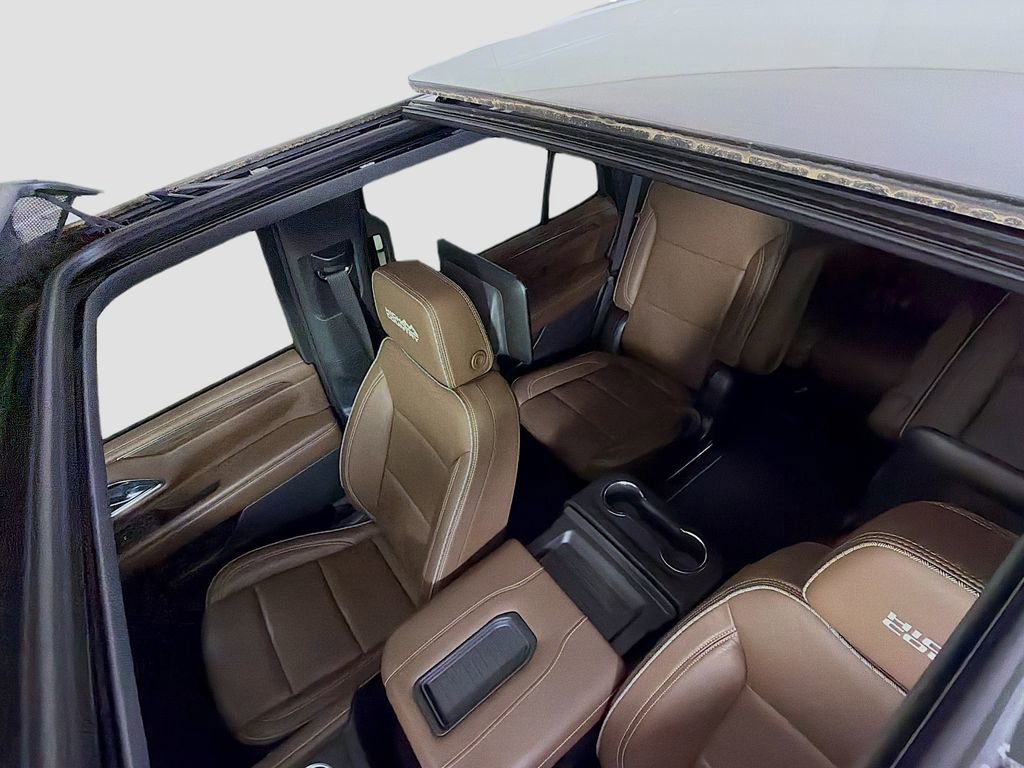 Used 2023 Chevrolet Tahoe High Country AWD/4WD image 16