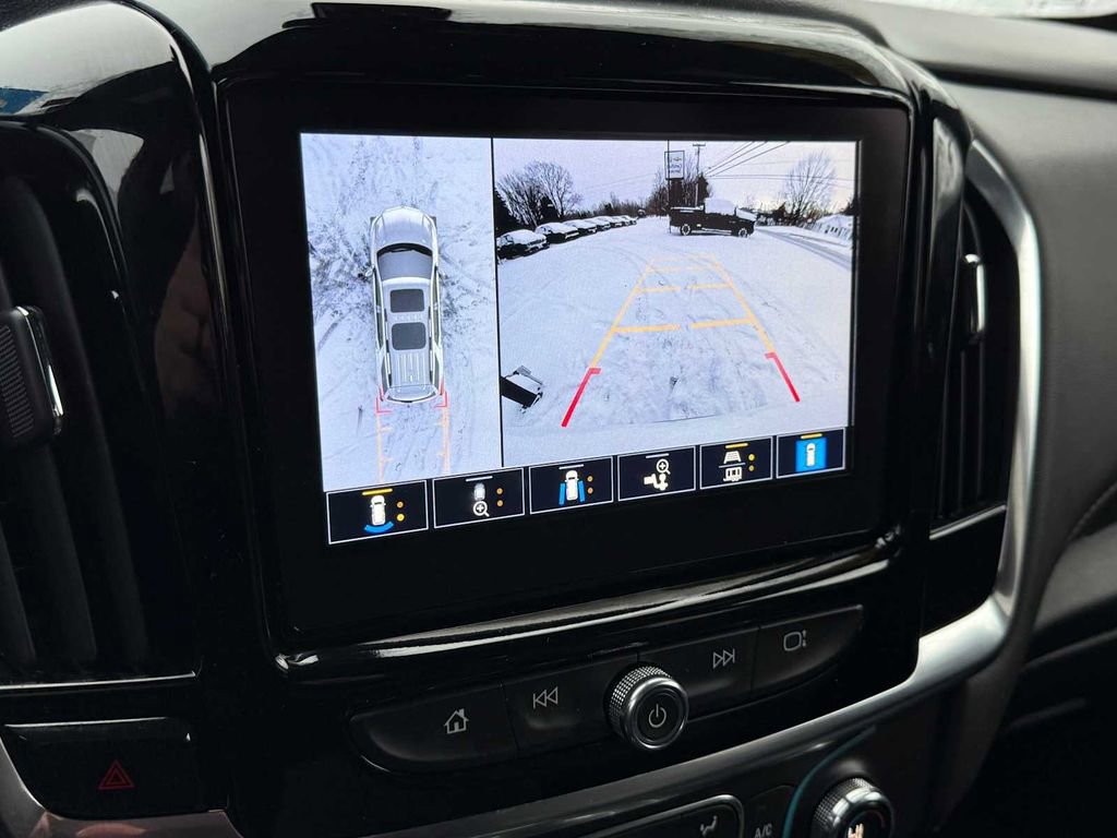Used 2023 Chevrolet Traverse RS image 55