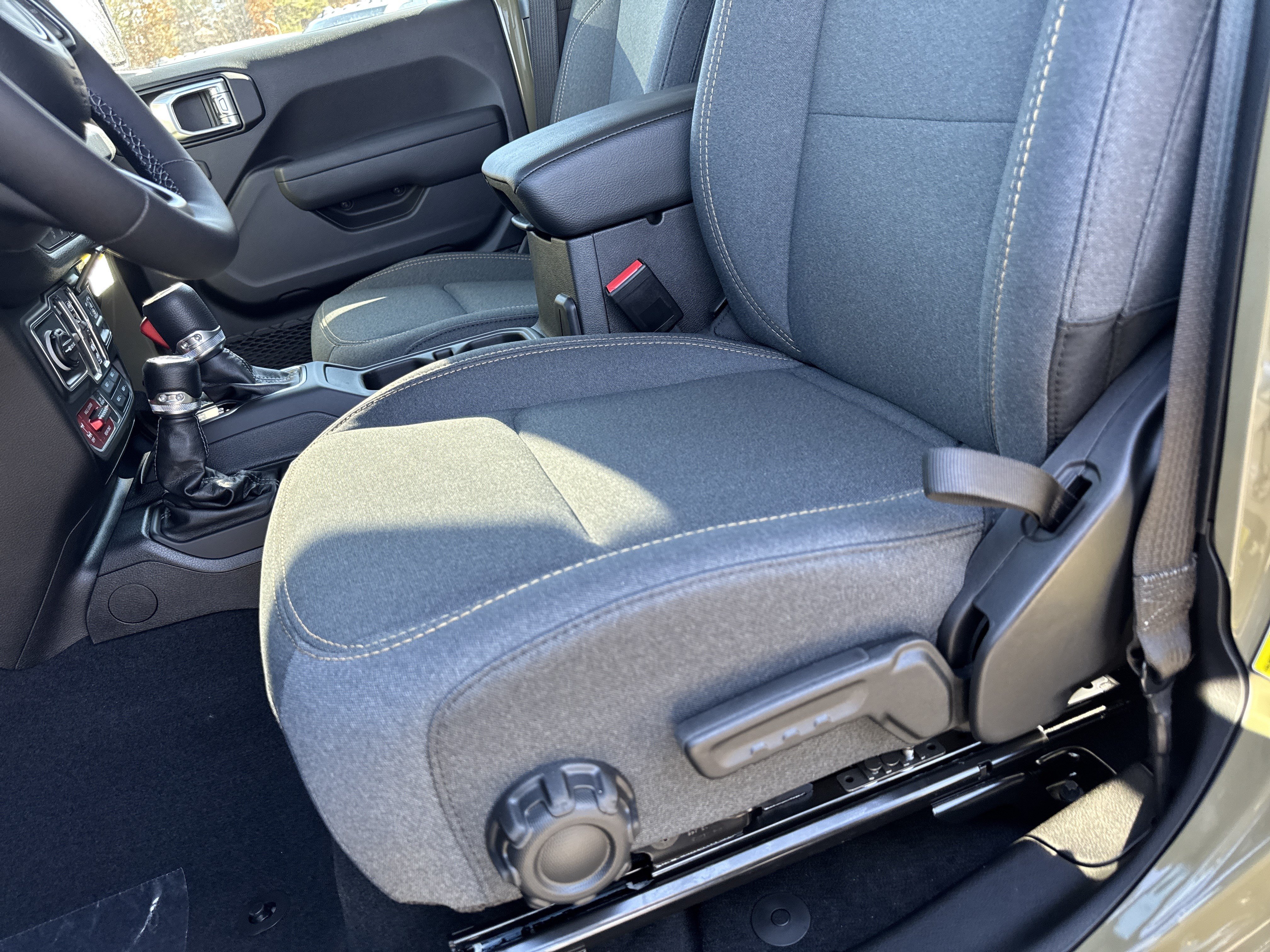 New 2026 Jeep Gladiator Sport AWD/4WD image 9