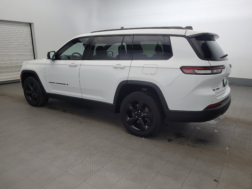Used 2022 Jeep Grand Cherokee L Laredo image 3
