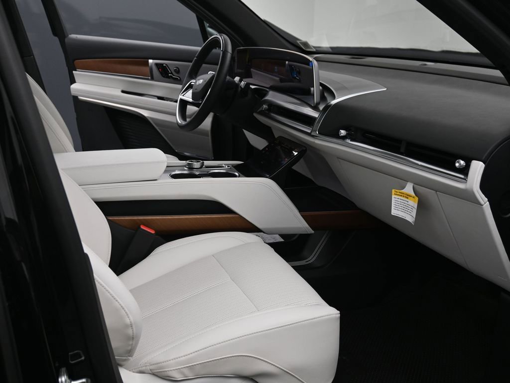 Used 2026 Cadillac Vistiq Sport image 12