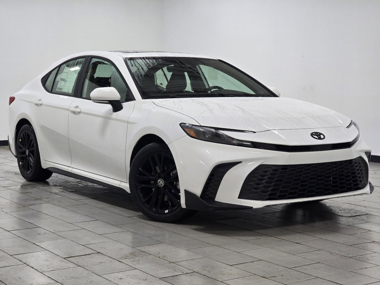 New 2026 Toyota Camry Hybrid image 2