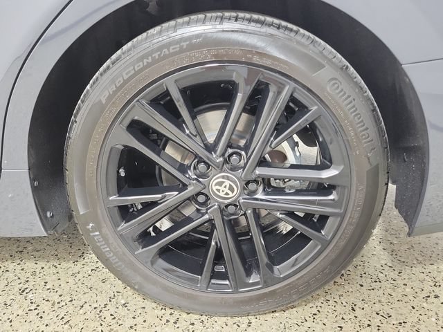 Used 2025 Toyota Camry SE w/ Convenience Package FWD image 8