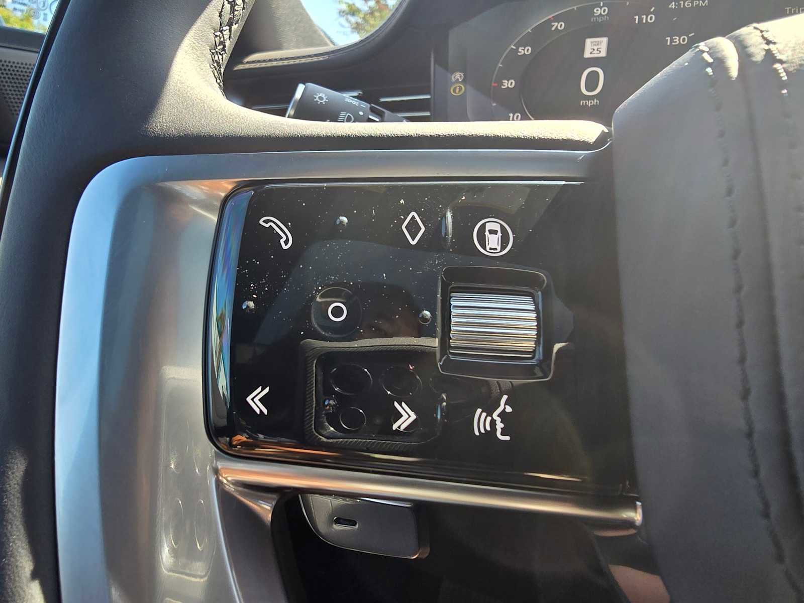 New 2025 Land Rover Range Rover SE image 33
