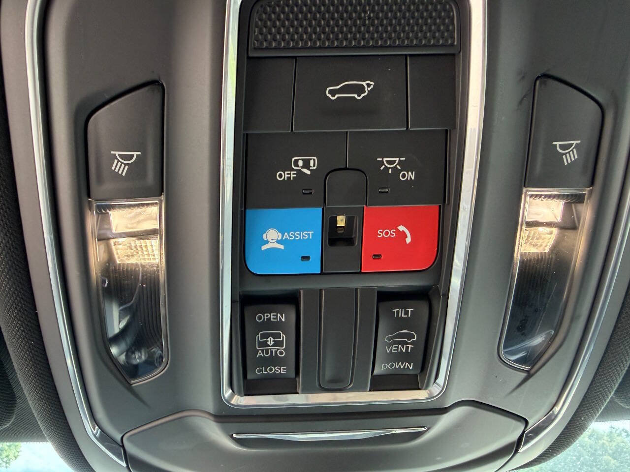 Used 2022 Jeep Grand Cherokee L Laredo AWD/4WD image 34