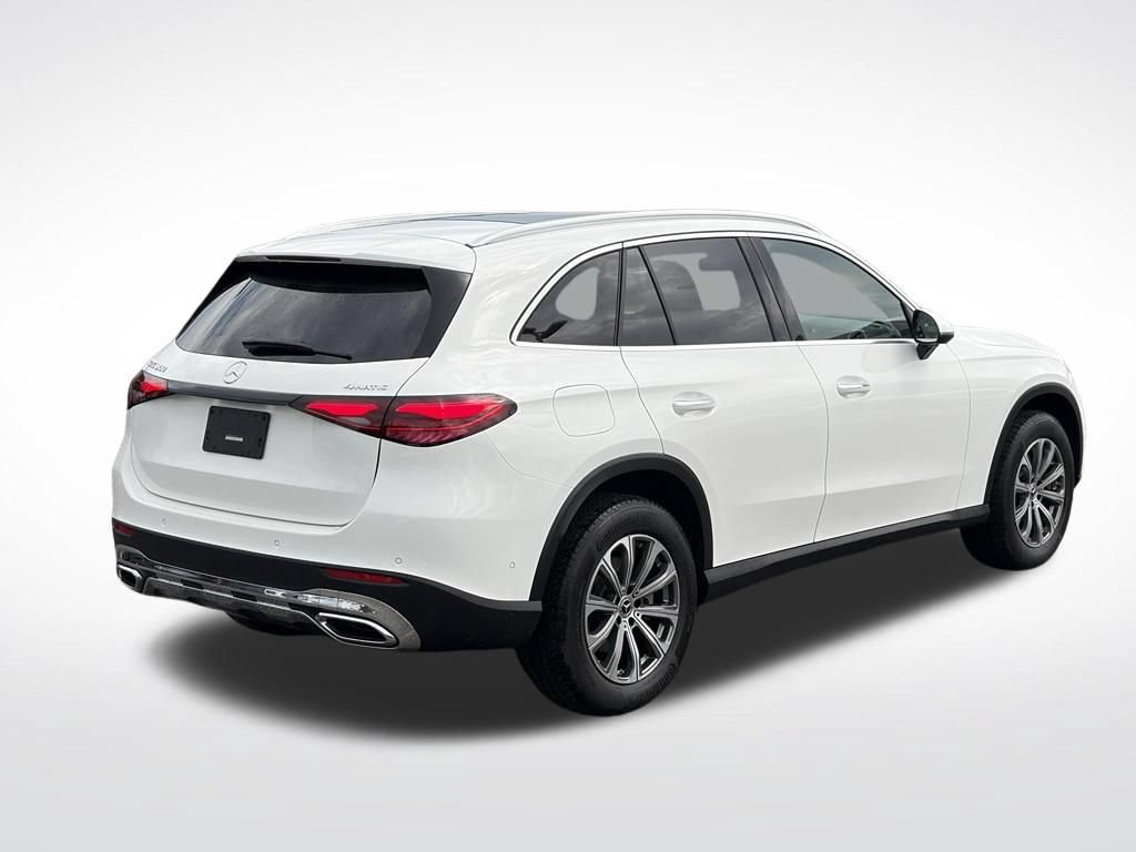 Used 2025 Mercedes-Benz GLC 300 4MATIC image 5