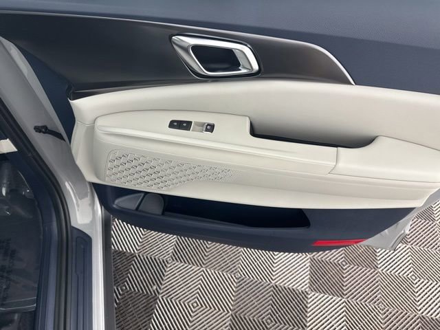 Certified 2026 Kia Carnival SX w/ SX Dark Edition Package FWD image 21