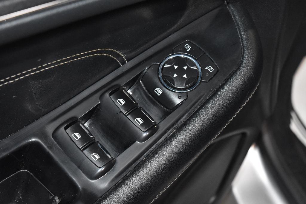 Used 2016 Ford Edge Titanium FWD image 6