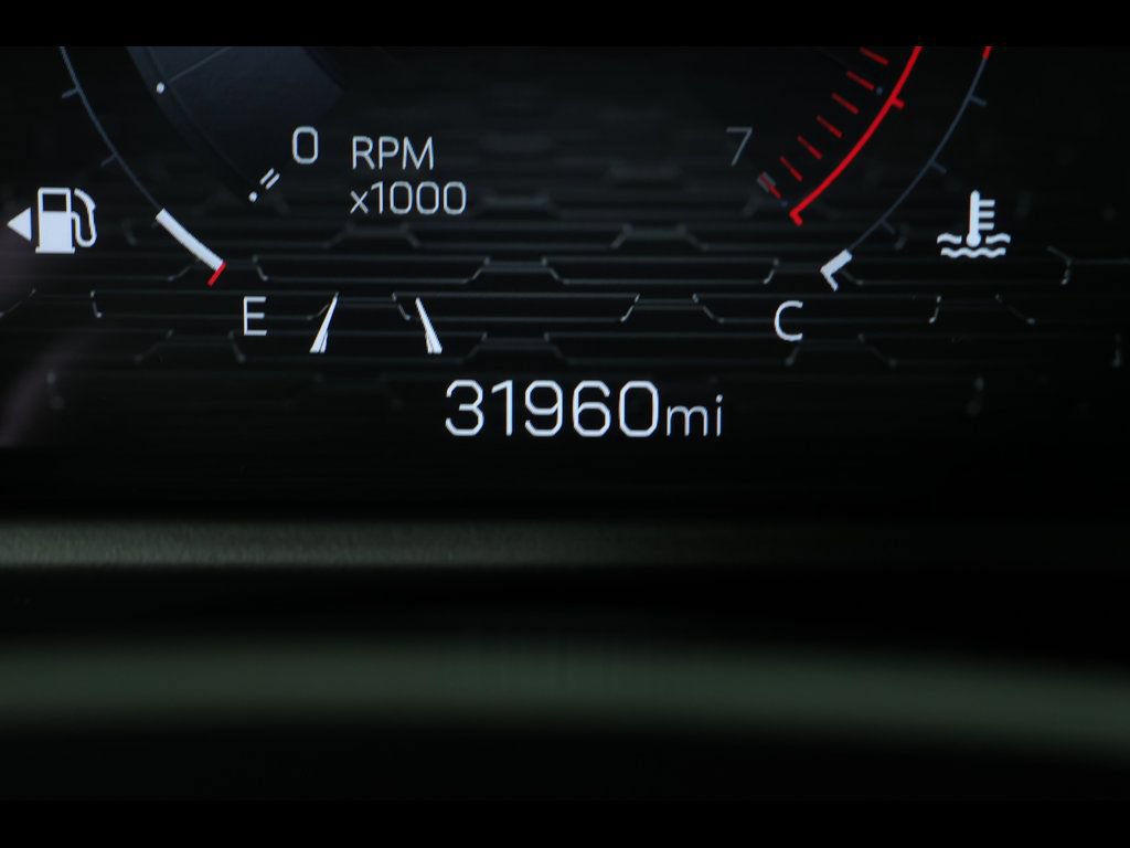 Used 2025 GMC Acadia Elevation FWD image 25
