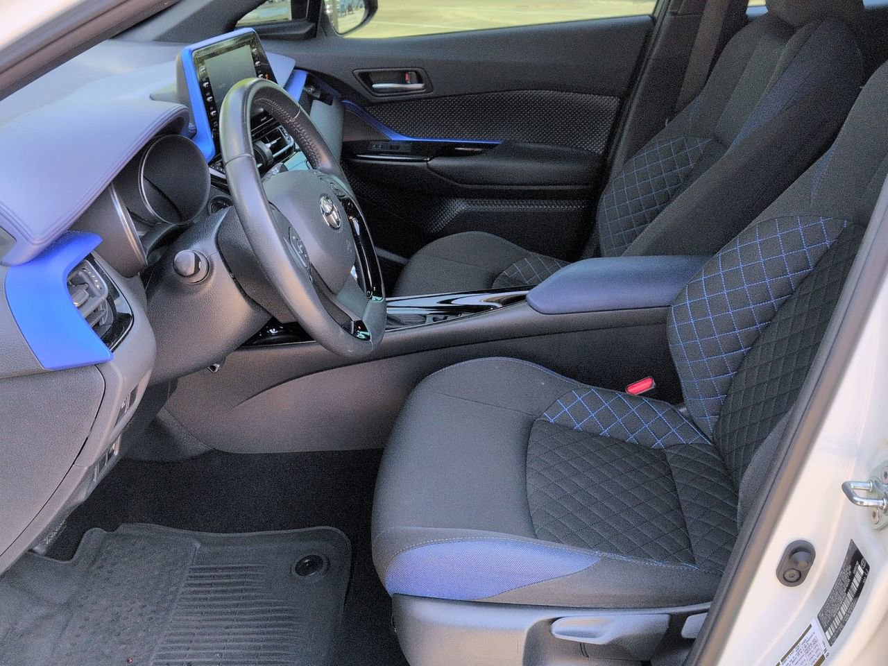 Used 2021 Toyota C-HR XLE image 19