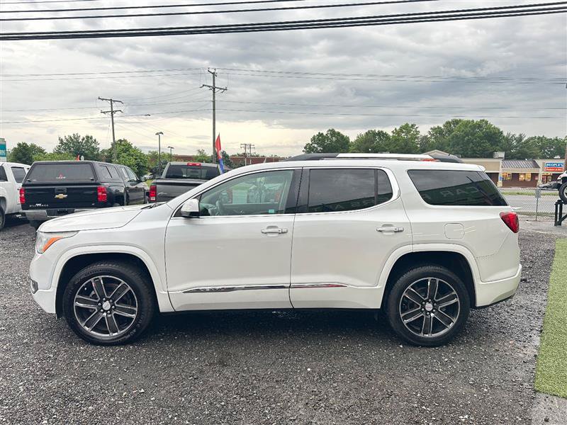 Used 2017 GMC Acadia Denali w/ Technology Package FWD image 8