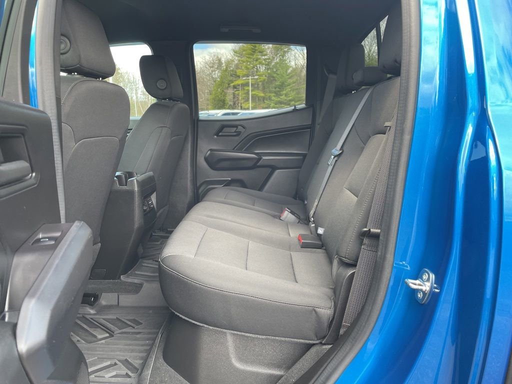 Used 2023 Chevrolet Colorado Trail Boss w/ Technology Package AWD/4WD image 32