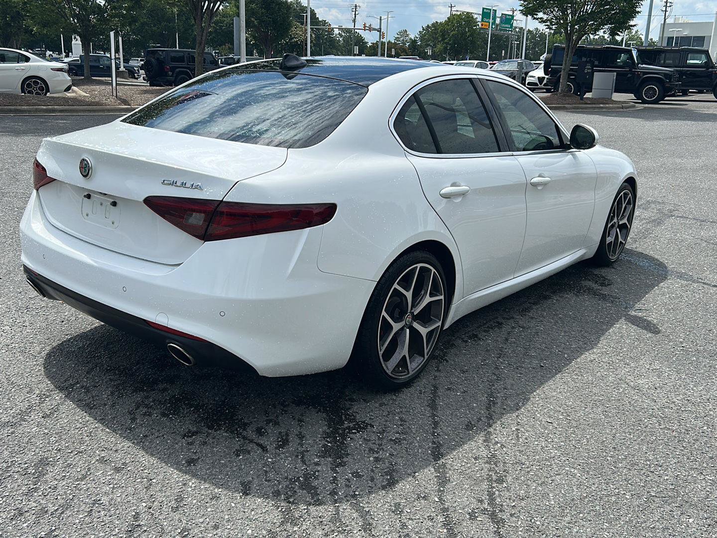 Used 2020 Alfa Romeo Giulia Ti w/ Active Blind Spot Package RWD image 5