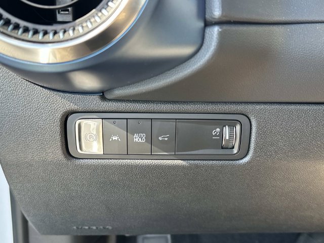 Certified 2024 Chevrolet Equinox EV LT FWD image 16