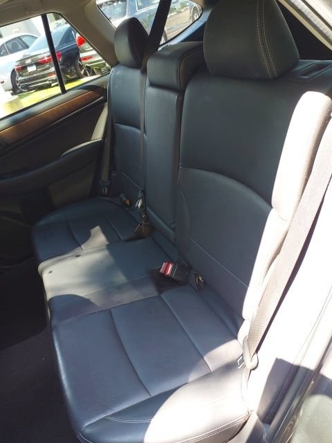 Used 2018 Subaru Outback 2.5i Limited AWD/4WD image 11