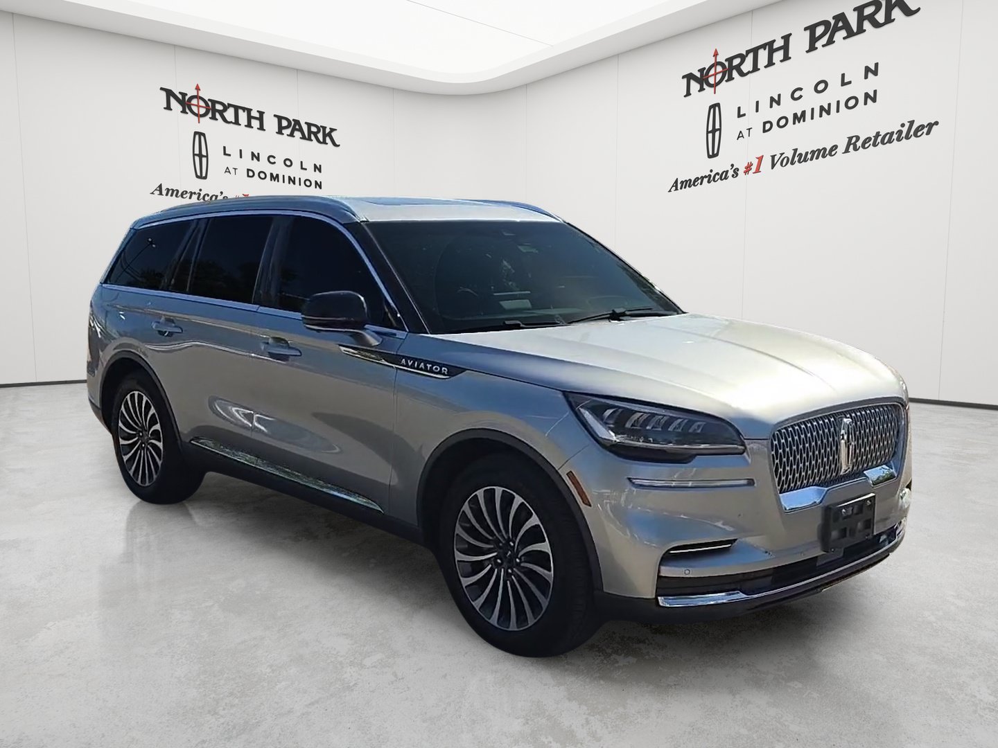 Used 2023 Lincoln Aviator Reserve w/ Elements Package Plus RWD image 7