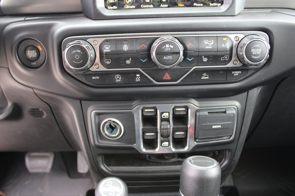 Used 2021 Jeep Gladiator Sport AWD/4WD image 17