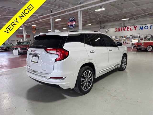 Used 2024 GMC Terrain Denali w/ Denali Premium Package image 5