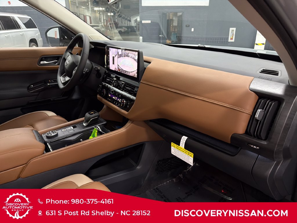 New 2026 Nissan Pathfinder Platinum w/ Accent Package AWD/4WD image 41
