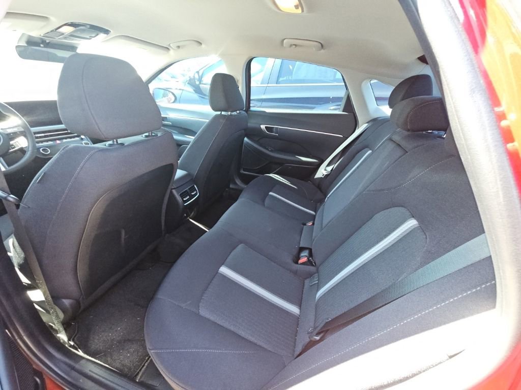 Used 2025 Hyundai Sonata SEL FWD image 12