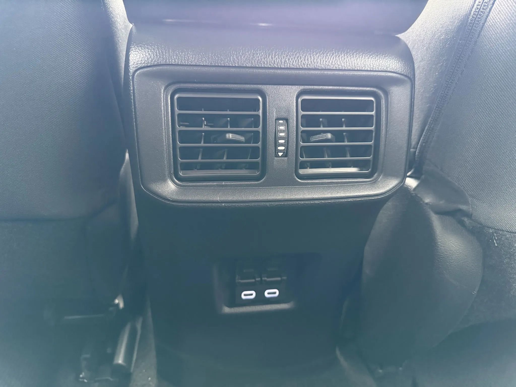 Used 2025 Toyota RAV4 XLE image 27