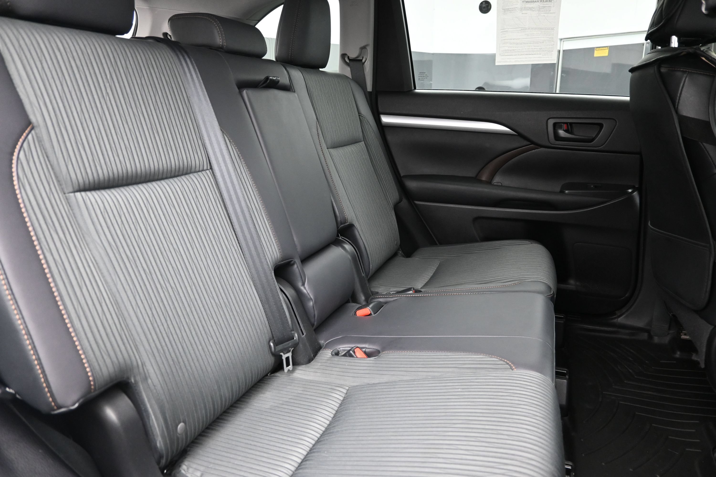 Used 2015 Toyota Highlander Plus AWD/4WD image 27