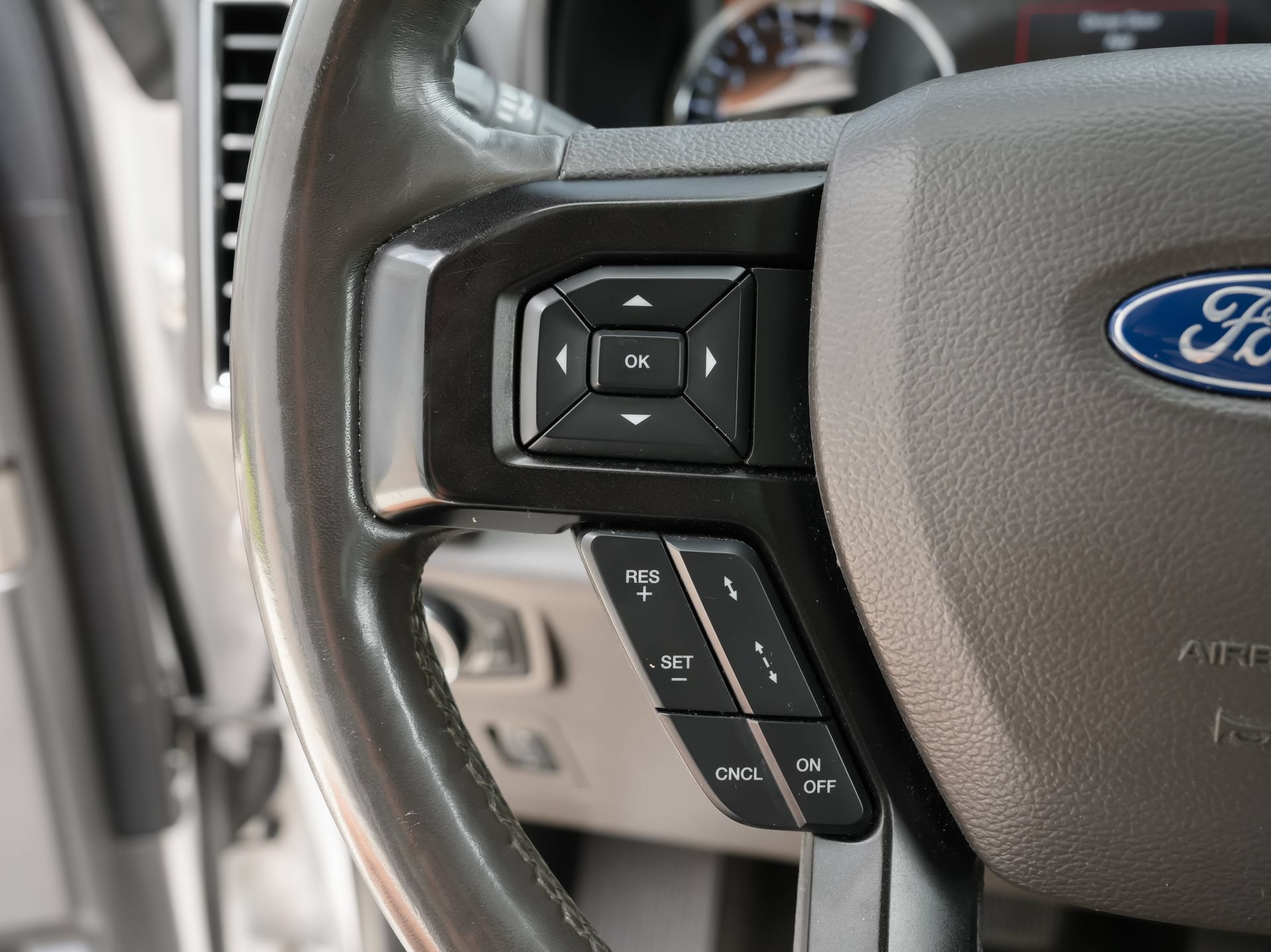 Used 2019 Ford Expedition Limited w/ Equipment Group 301A RWD image 18