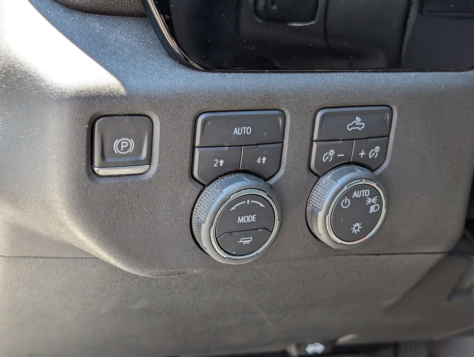 Used 2023 Chevrolet Silverado 1500 LT AWD/4WD image 20