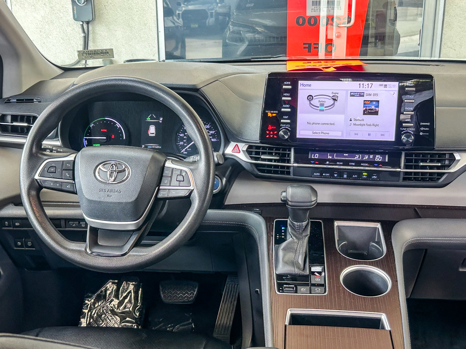 Used 2021 Toyota Sienna LE FWD image 12
