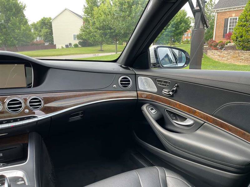 Used 2015 Mercedes-Benz S 550 4MATIC Sedan image 36