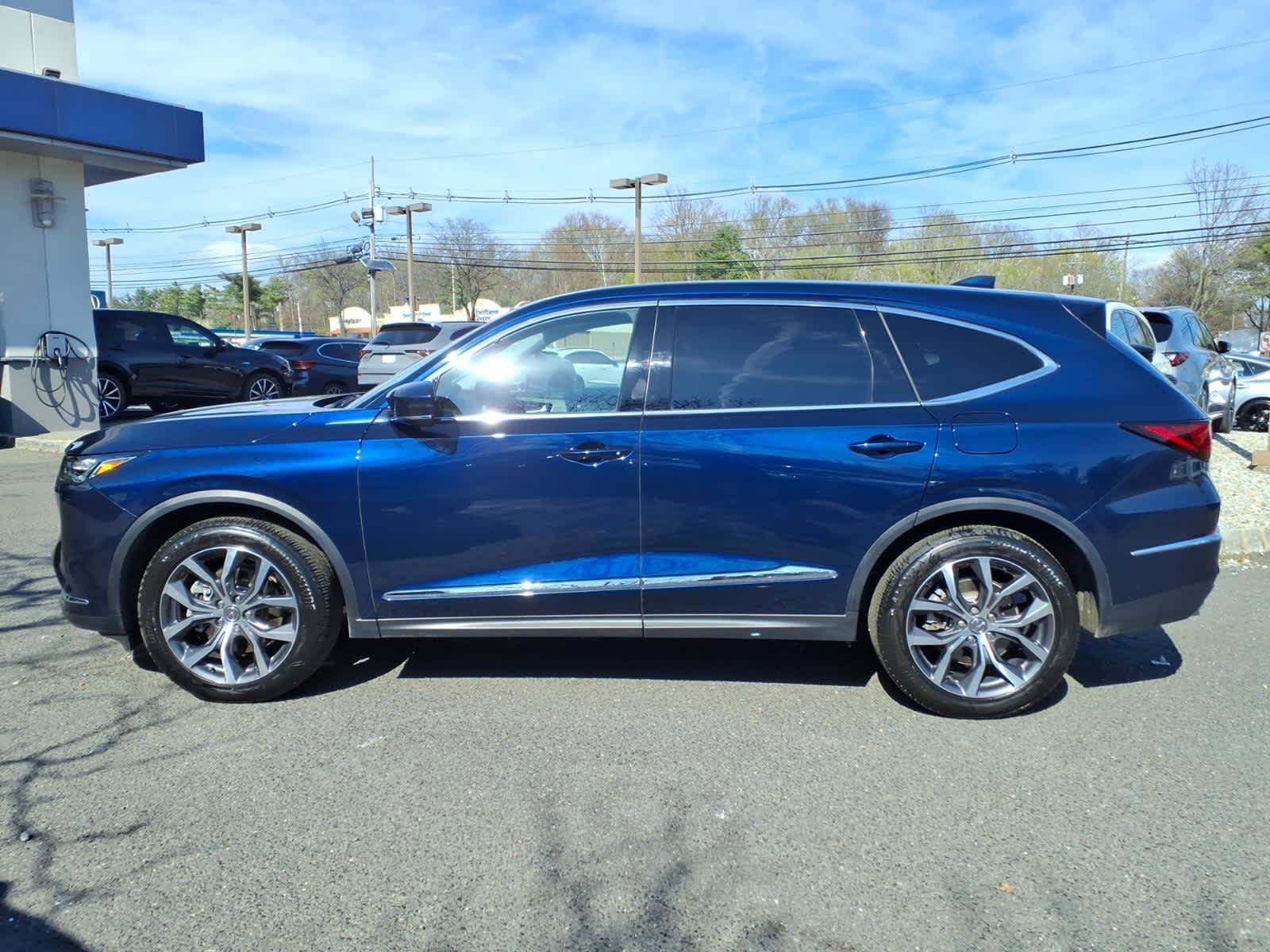 Certified 2024 Acura MDX SH-AWD w/ Technology Package image 4