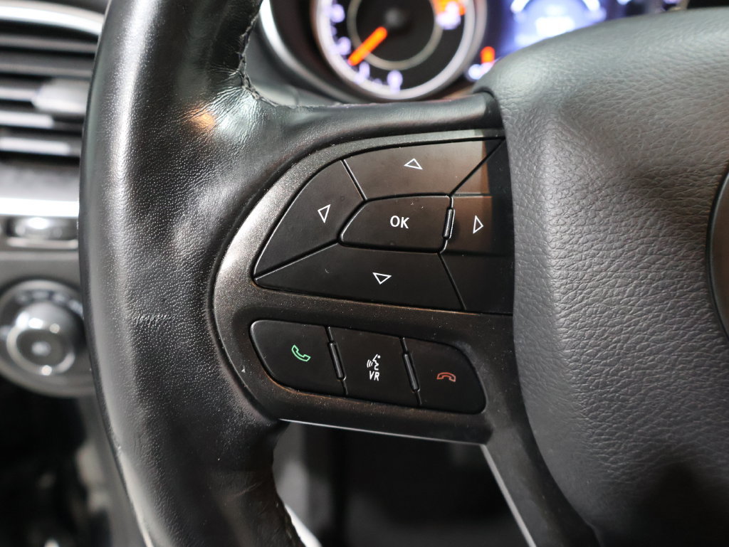 Used 2021 Jeep Cherokee Trailhawk AWD/4WD image 37