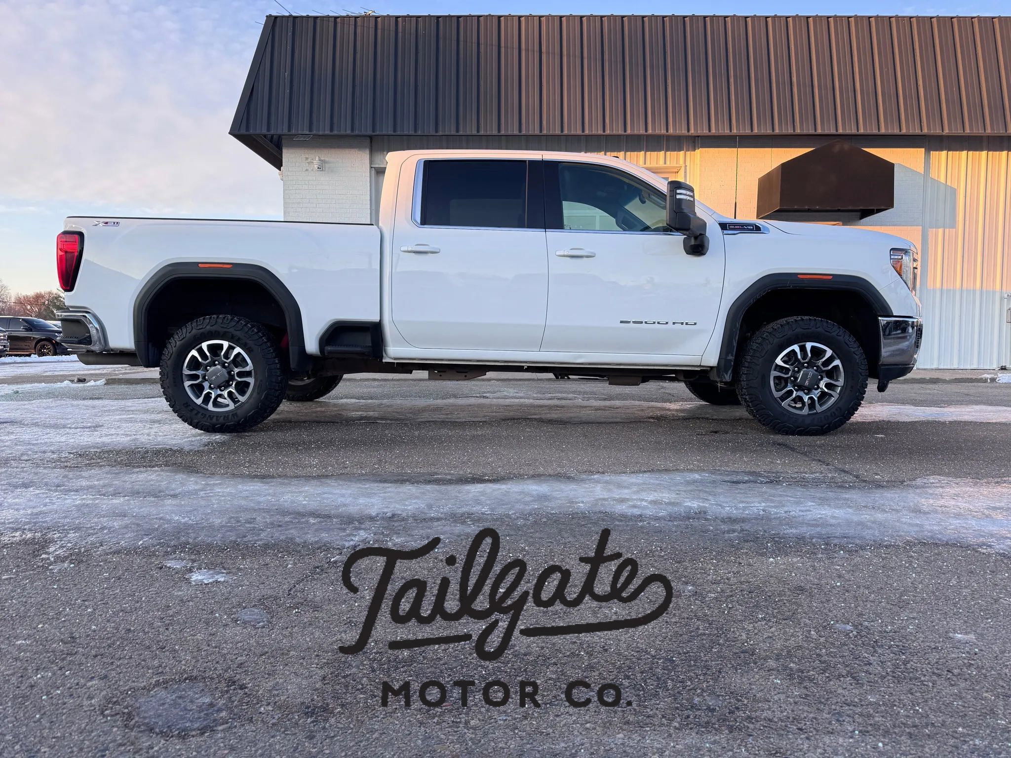 Used 2022 GMC Sierra 2500 SLE w/ SLE Convenience Package image 1