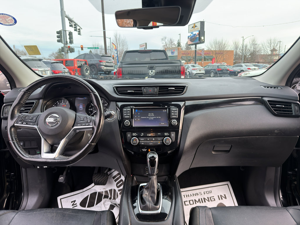 Used 2018 Nissan Rogue Sport SL w/ SL Premium Package image 17